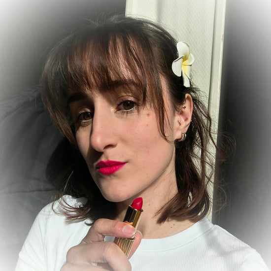 Mana Glow Soleil - Rouge à lèvres rouge flamboyant